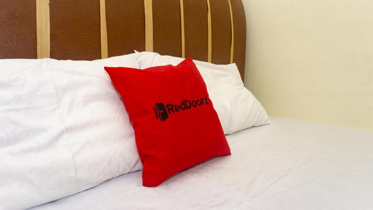 מלון Reddoorz Near Sentani Airport ג'איפורה מראה חיצוני תמונה